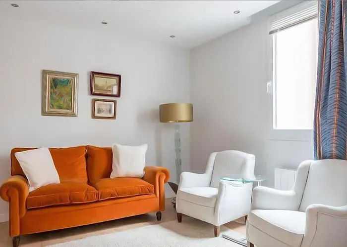 Cosy Apartment Areeta Station Las Arenas Getxo