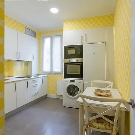Cosy Apartment Areeta Station Las Arenas Getxo Exterior photo